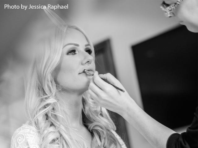 Make-up time Make-up for the bride